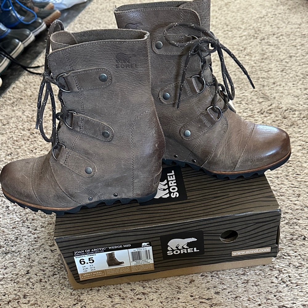 Sorel Taupe Lace-Up Wedge Boots